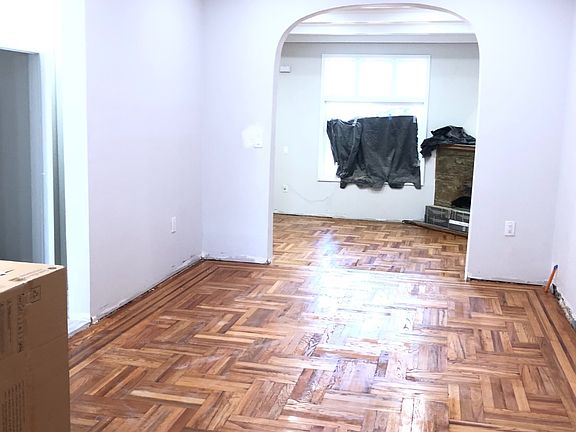 4th image of 11587 223rd St