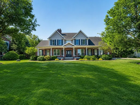 14170 Parkridge Dr, Granger, IN 46530