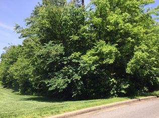 325 Eagle Nest Dr, Paducah, KY 42003