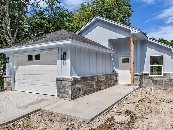 2nd image of 112 Avenue A