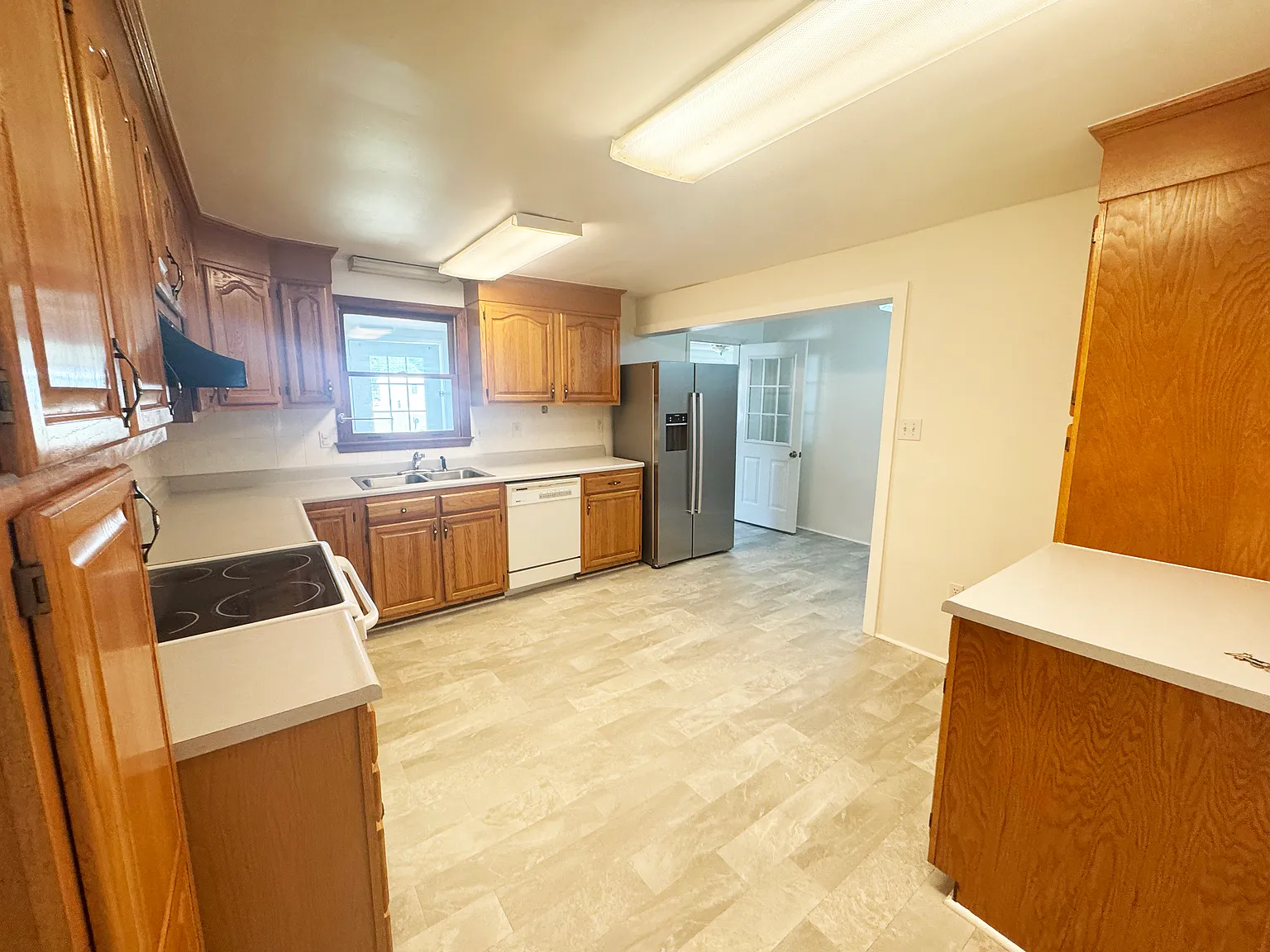 3 bed, 1334 sqft, $1,295 — Photo 4