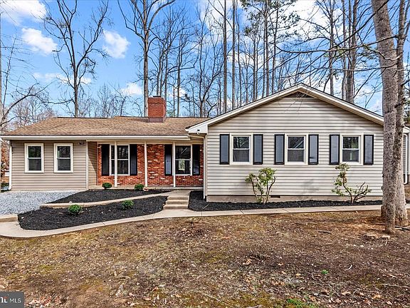 3rd image of 203 Musket Ln