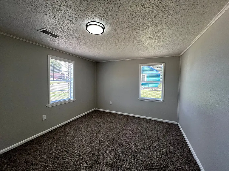 1802 Blair Hunt Dr — Photo 2