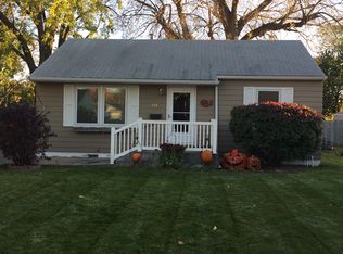 133 W 7th Ave, Holdrege, NE 68949