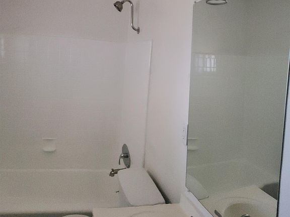 5th image of 3358 N 15th Ave APT 18