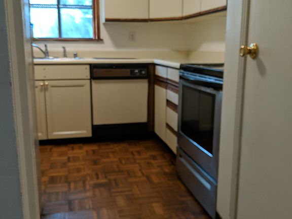 4th image of 2428 Kellerman Ave #1