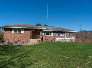 1189 Buckeye Rd, Mount Morris, PA 15349