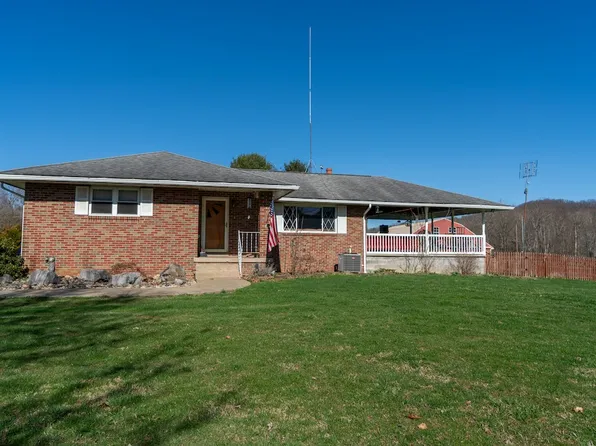 1189 Buckeye Rd, Mount Morris, PA 15349