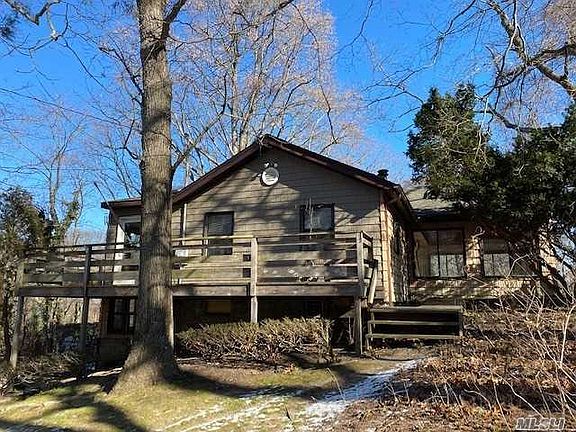 4th image of 9 Eastview Dr