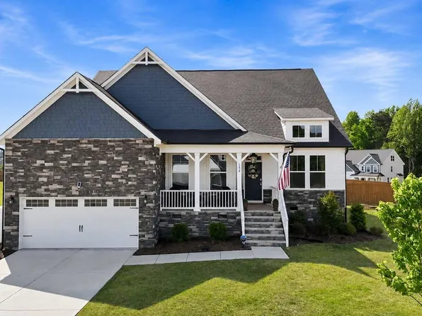 192 Castle Pond Way, Fuquay Varina, NC 27526