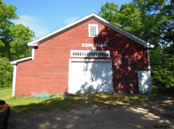 2nd image of 2 Echo Farm Dr