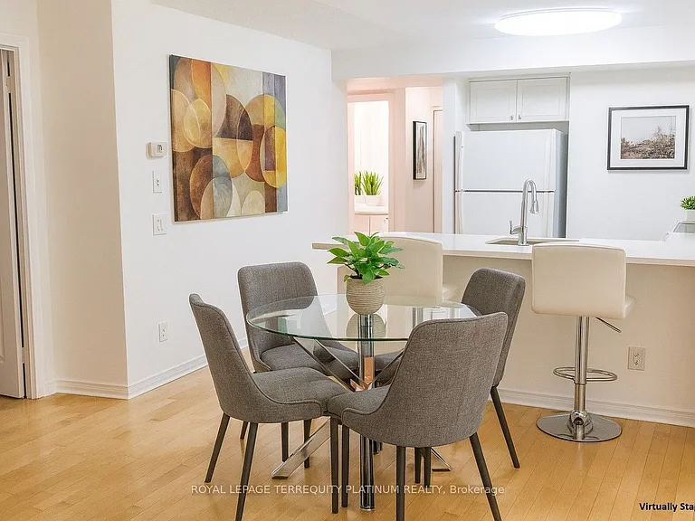 28 Harrison Garden Blvd #1812 — Photo 7