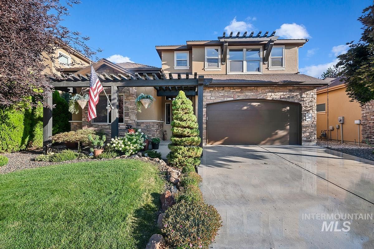 1843 W Colchester Dr