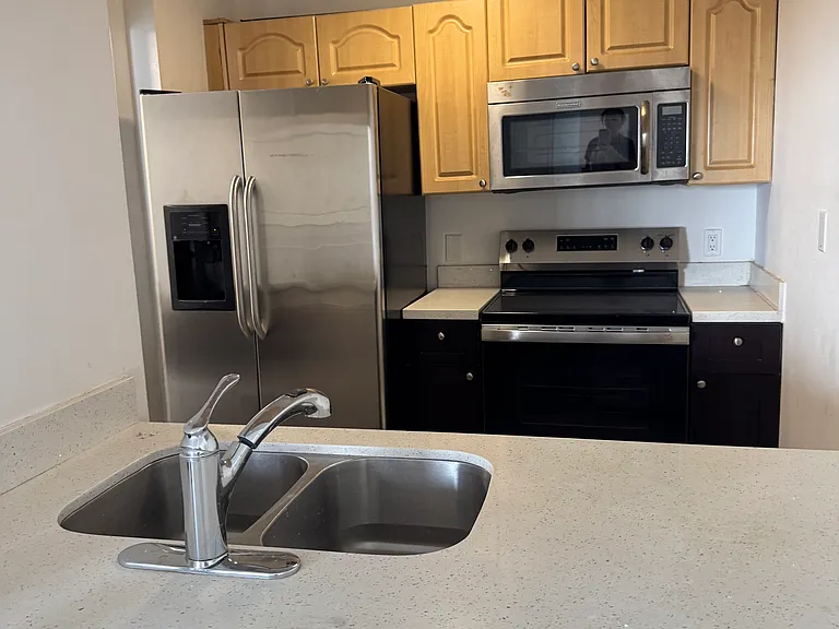 102 SW 6th Ave #609 — Photo 16