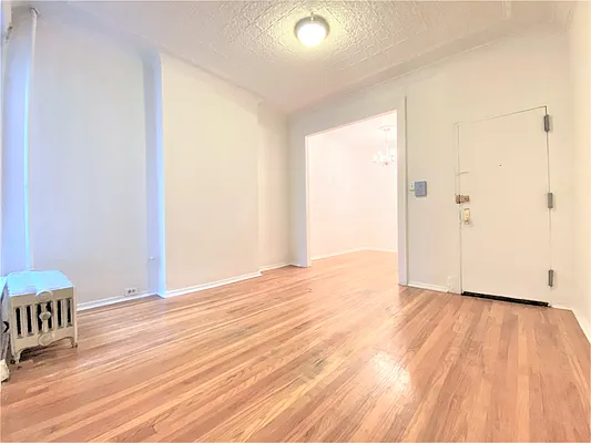 Rented by ZealEstate Group Inc | media 14