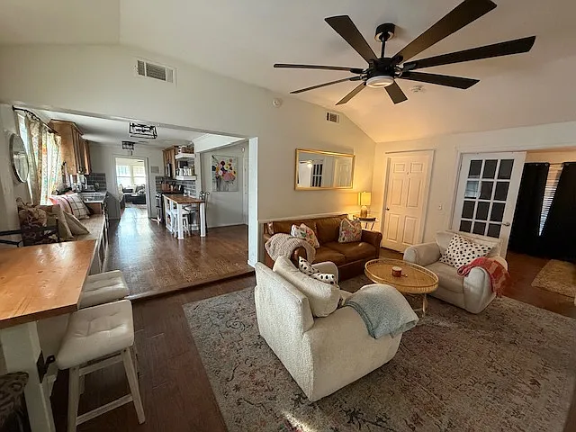 4900 N College Ave — Photo 11