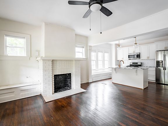 4th image of 536 Boulevard Pl NE APT 1