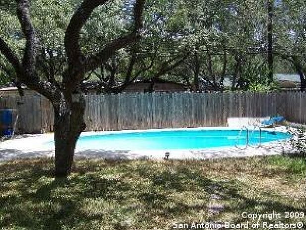 1st image of 118 Oaklane Dr