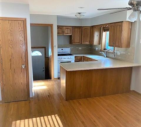 4th image of 5143 S Natoma Ave