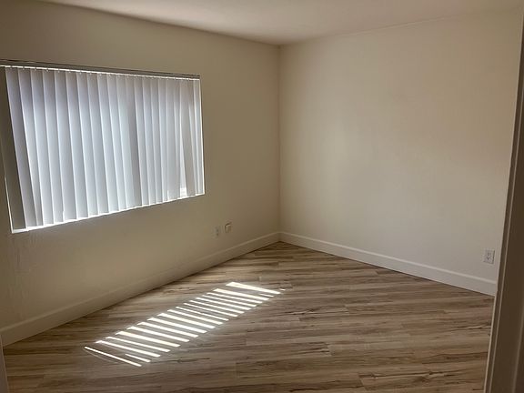 5th image of 1639 Oliver Ave #A