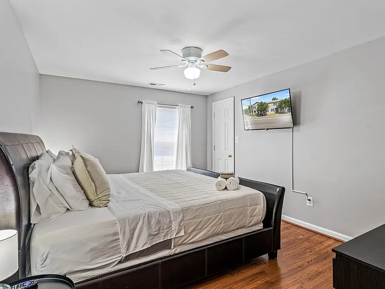 915 Lafayette Blvd #B — Photo 15
