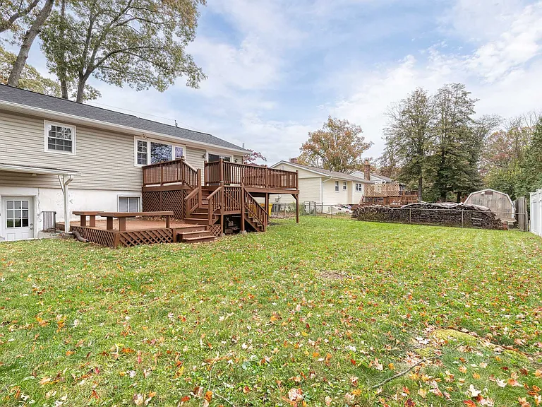 617 Oak Ln — Photo 26
