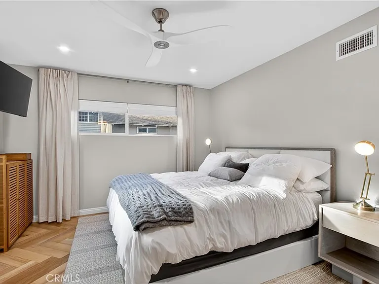 225 Iris Ave — Photo 18