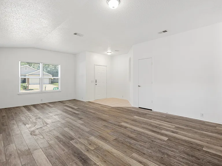 1004 Greenbend Dr — Photo 23