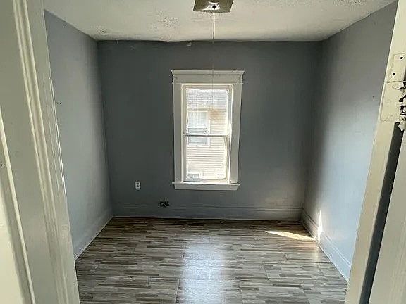 4th image of 8909 Fuller Ave