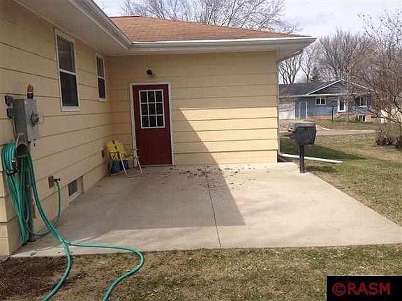 3rd image of 1028 Willow Dr