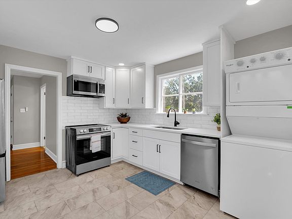 5th image of 309 Milliken Ave