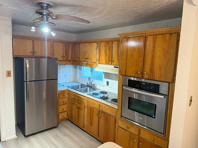 3 bed, 1.5 bath, 1600 sqft, $2,400 — Photo 4