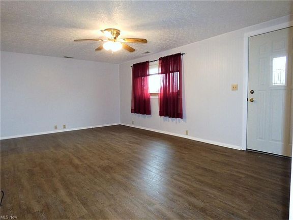5th image of 4210 Lincoln St