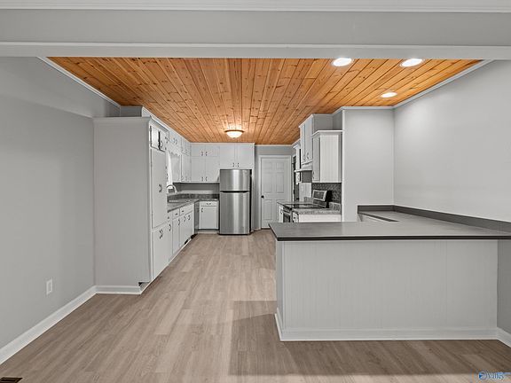 5th image of 442 10th St NW