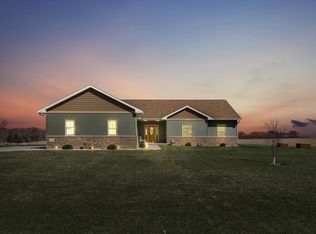 768 Center Rd, Stoughton, WI 53589
