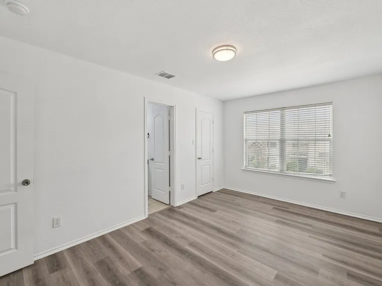 5609 Giddyup Ln — Photo 15