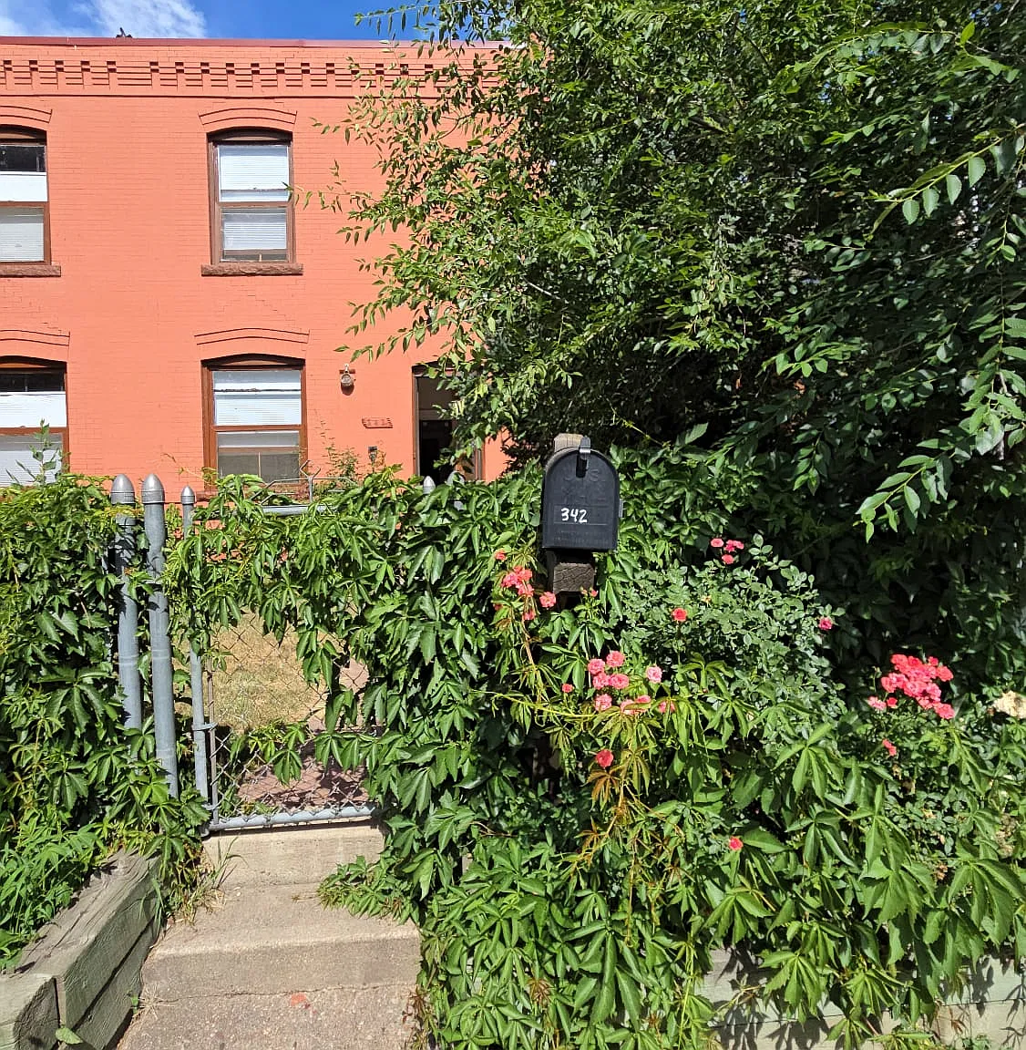 3 bed, 1450 sqft, $2,600 — Photo 1