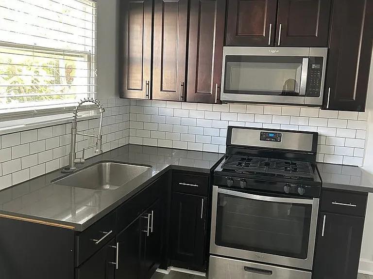 Evans Apartments — Photo 53