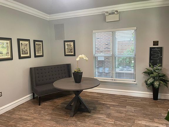 5th image of 2204 Westcourt Ln Suite 417