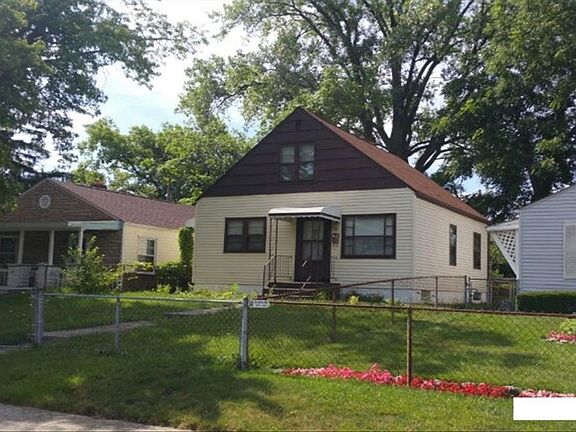 3rd image of 873 E 13th Ave