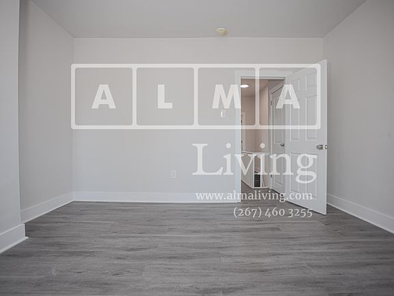 2nd image of 2118 S Daggett St #10