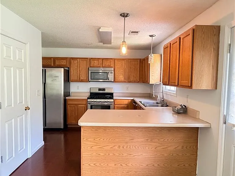 153 Greystone Cir — Photo 7