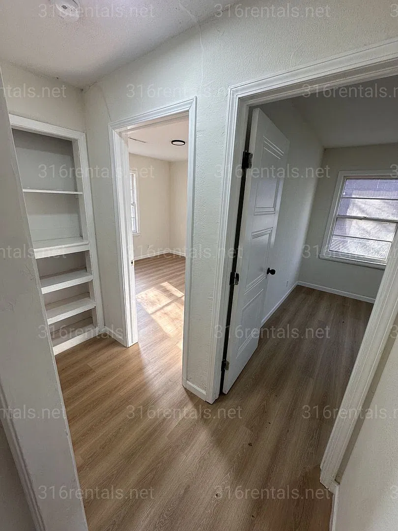 $925 - 3 bedroom/ 1 bathroom - Single Family Home — Photo 2