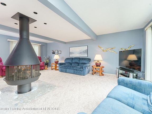 4th image of 1810 Briarwood Dr