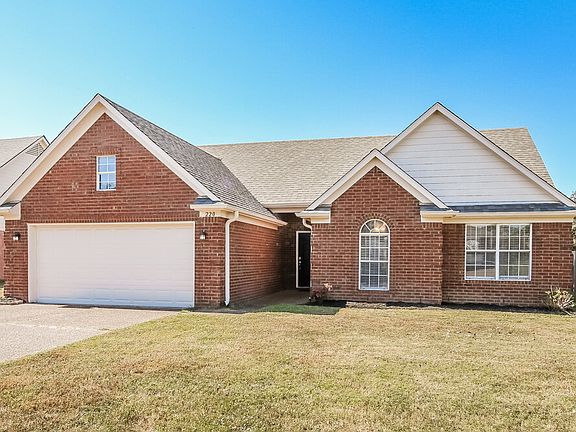 3rd image of 220 Green Valley Dr