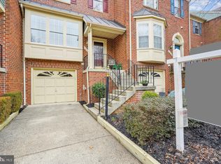 1418 Park Garden Ln, Reston, VA 20194