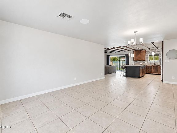 4th image of 2138 E YALE Drive