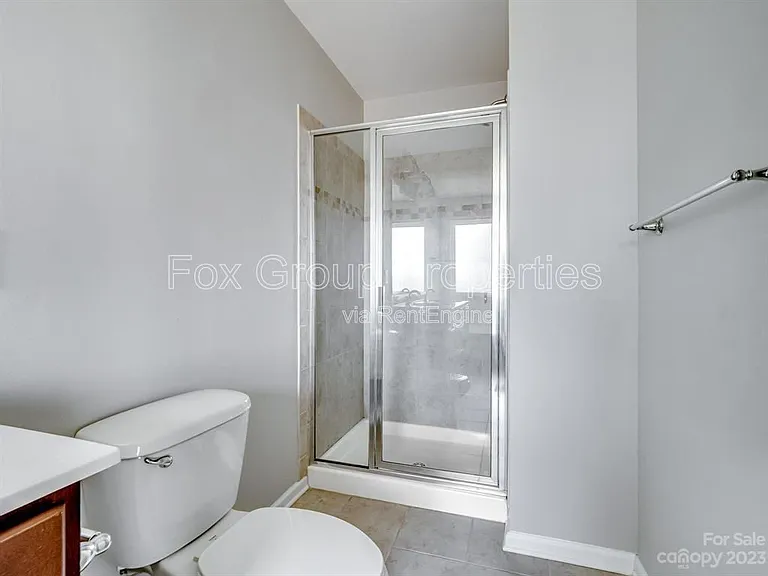 19036 Lake Breeze Dr — Photo 26
