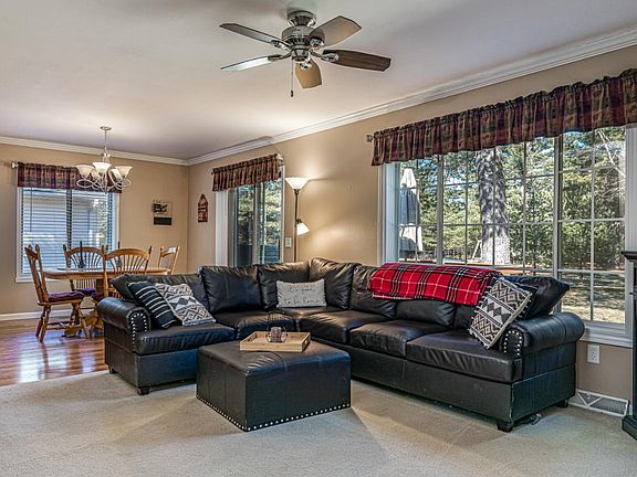 2nd image of 8154 Greenwood Dr