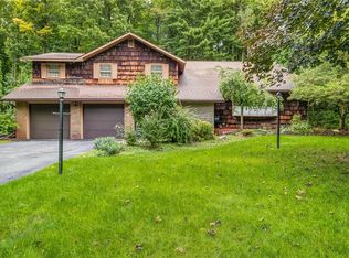209 Windcrest Dr, Camillus, NY 13031
